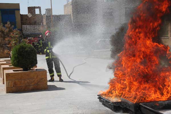 اسماعیلی احمدی: آماده‌باش نیروی آتش‌نشانی زرین شهر در چهارشنبه آخر سال