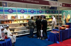 استقبال مخاطبان از کتاب‌های حاج قاسم سلیمانی در نمایشگاه بین‌المللی کتاب بغداد