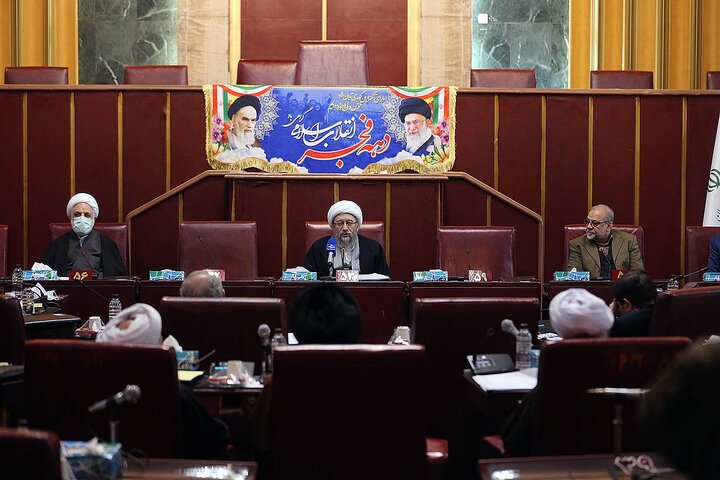 مجمع تشخیص برخی مواد از طرح الزام به ثبت رسمی اسناد را تصویب کرد