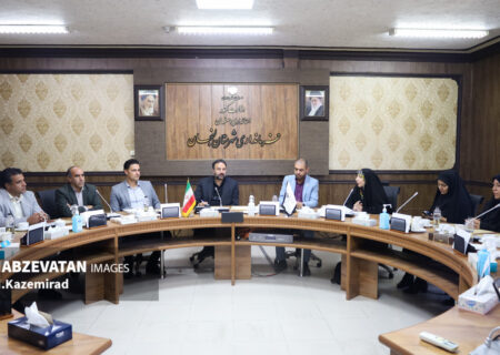 دیدار اعضاء شورای اسلامی شهرستان با فرماندار لنجان