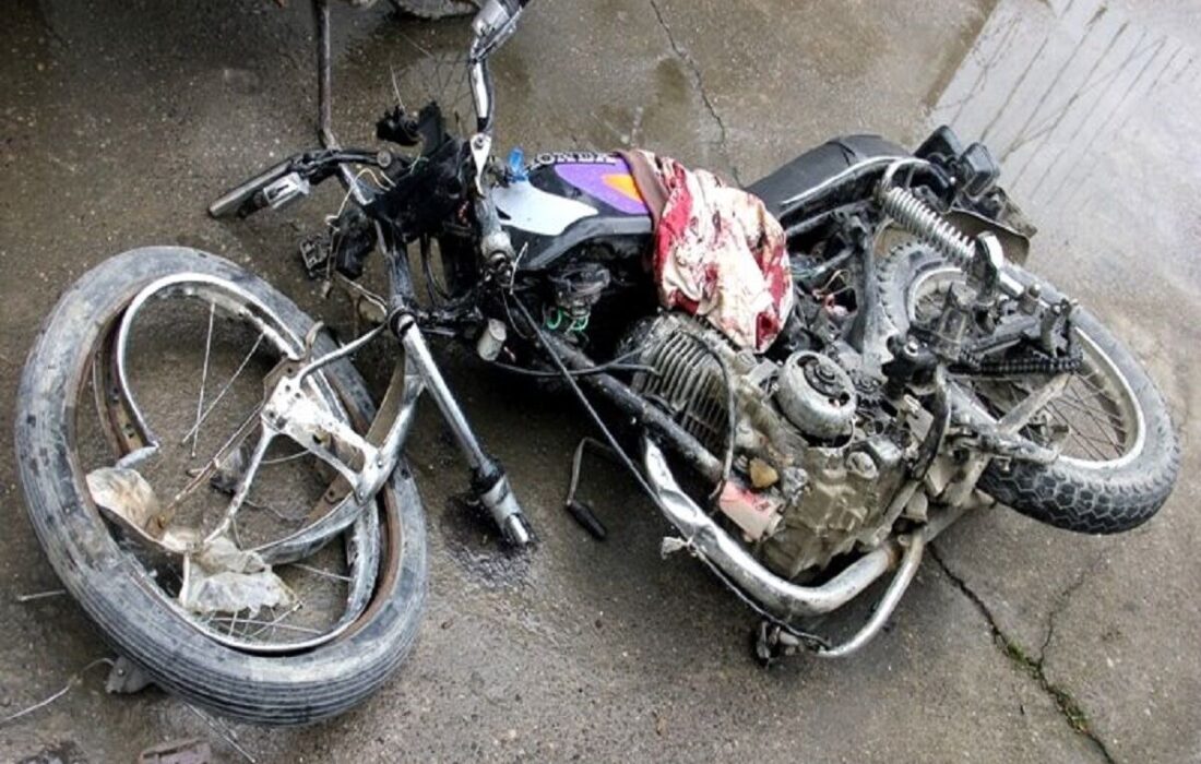 در تصادف موتور سیکلت با خودرو نیسان در اسدآباد ۳ راکب موتورسیکلت جان باختند