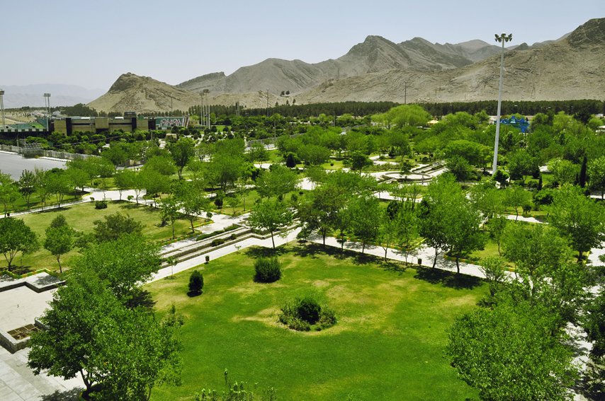 ارتقاء سرانه فضای سبز شهری از اولویت‌های مهم شهرداری فولادشهر است