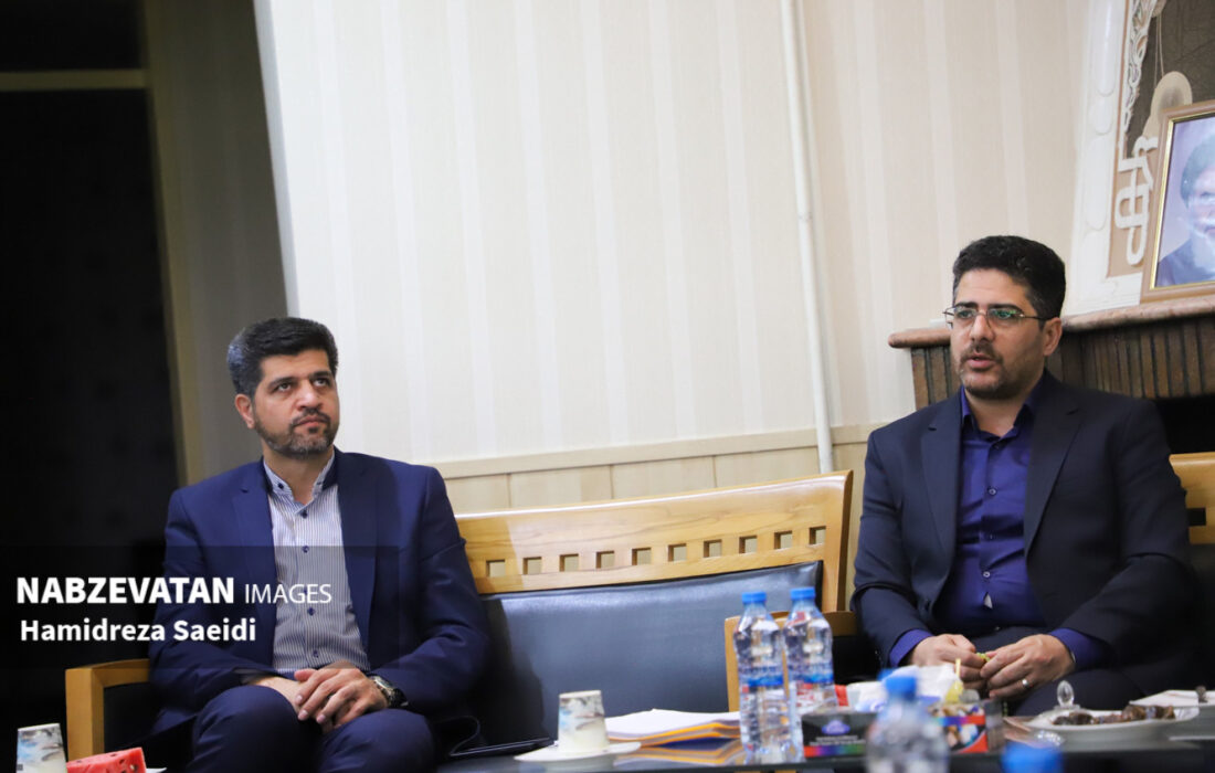 نشست مشترک مدیرکل دفتر امور شهری و شوراهای استانداری اصفهان با شهرداران شهرهای ۹گانه لنجان