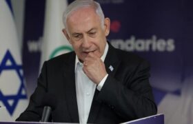 هاآرتص: اسرائیل برای بقا دست و پا می‌زند اما نتانیاهو برای خودش